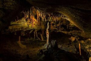 V jeskyni Výpustek zazněly skladby inspirované vodou a plynutím času