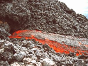 Vědec přivezl do Brna ještě horké vzorky lávy z islandské sopky