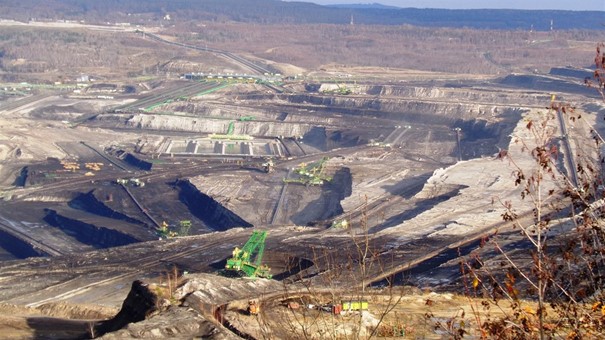 Ústavní soud odmítl stížnost na dohodu vlád Česka a Polska o dolu Turów